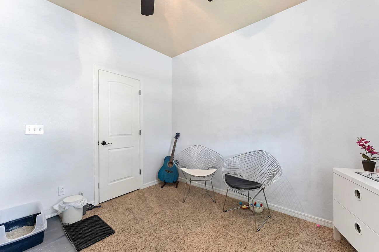 3 bed, 1934 sqft, $2,850 — Photo 2