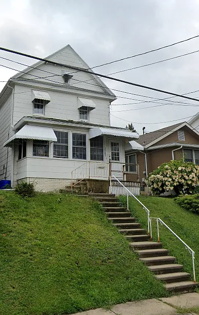 1707 Farr - Single Family Home — Photo 2