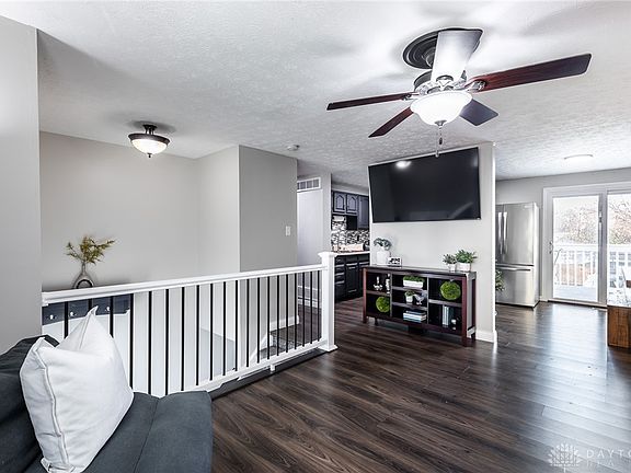 3rd image of 1051 Baytree Ct