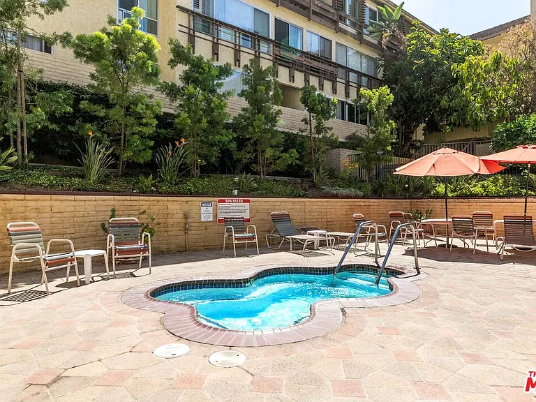 5600 Kensington Way #104 — Photo 31