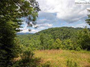 561 Misty Rock Ln, Lenoir, NC 28645