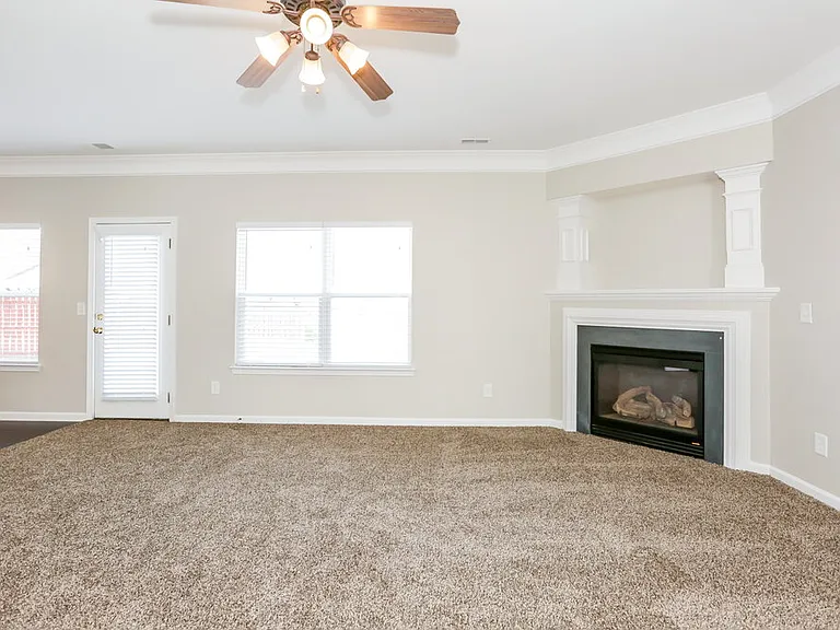 4823 Sunburst Ln — Photo 2