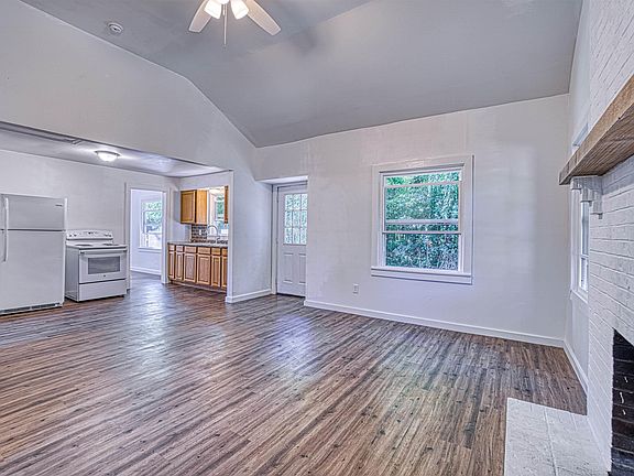 5th image of 2808 S Rotherwood Ave
