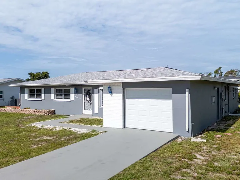 143 Rotonda Cir — Photo 43