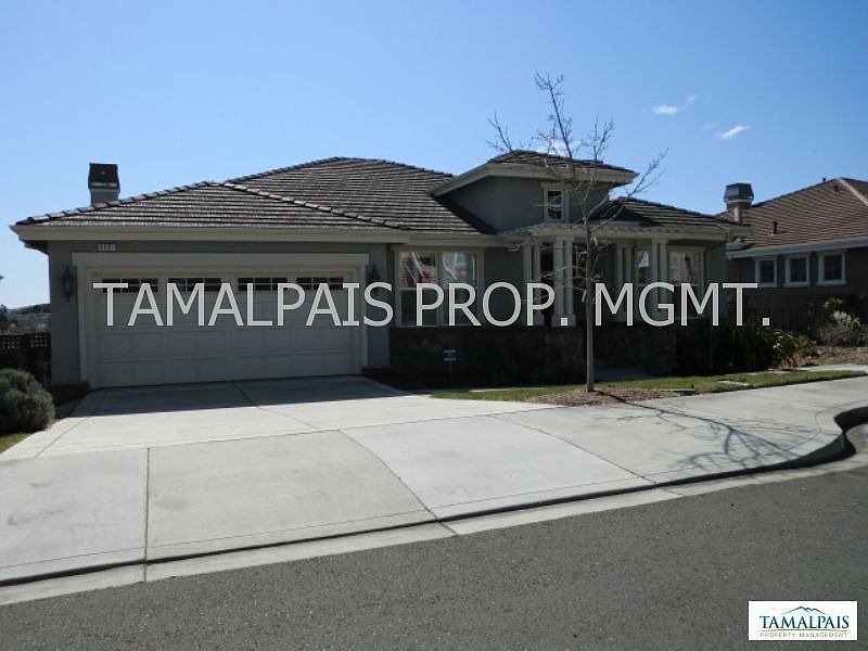 Welcome to 112 Pinheiro Circle