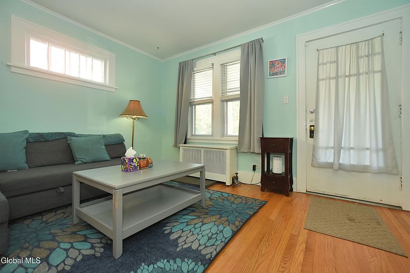 4th image of 1470 Nott Street