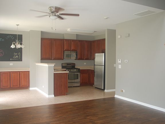 5th image of 2382 Claremont Ln #2382