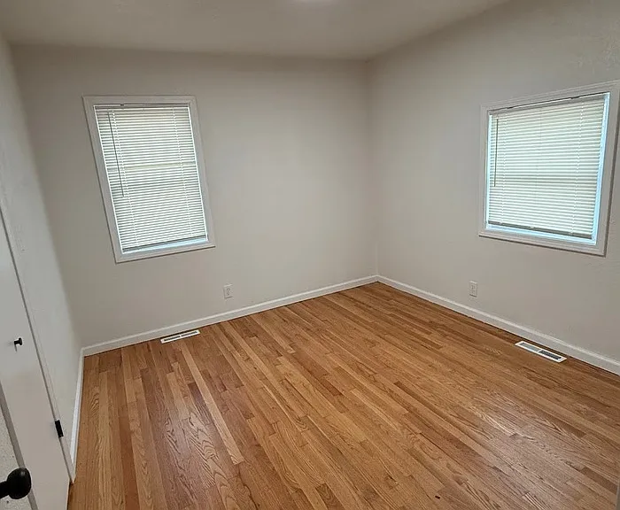 3936 S Pleasant St — Photo 11