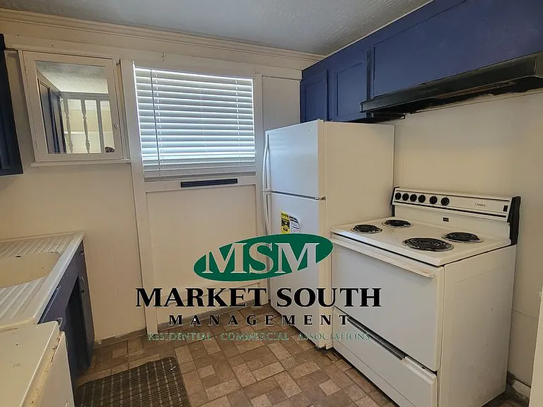 306 Lincoln St — Photo 5