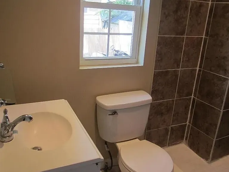 279 Oregon St — Photo 10