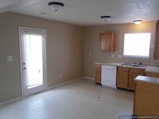 4th image of 510 Venus Dr