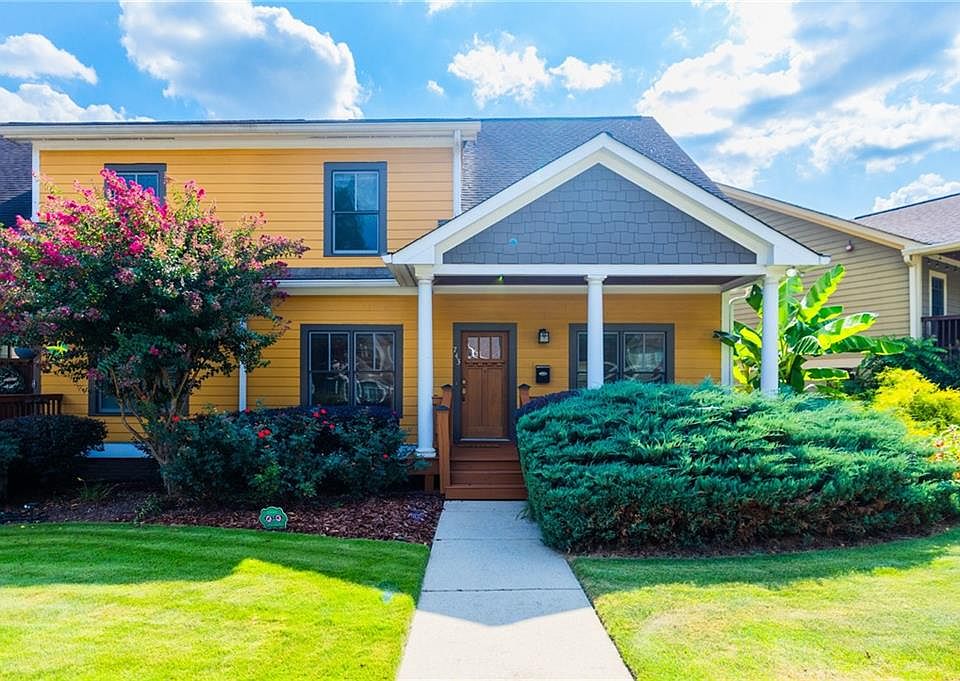 1st image of 743 Frasier Cir