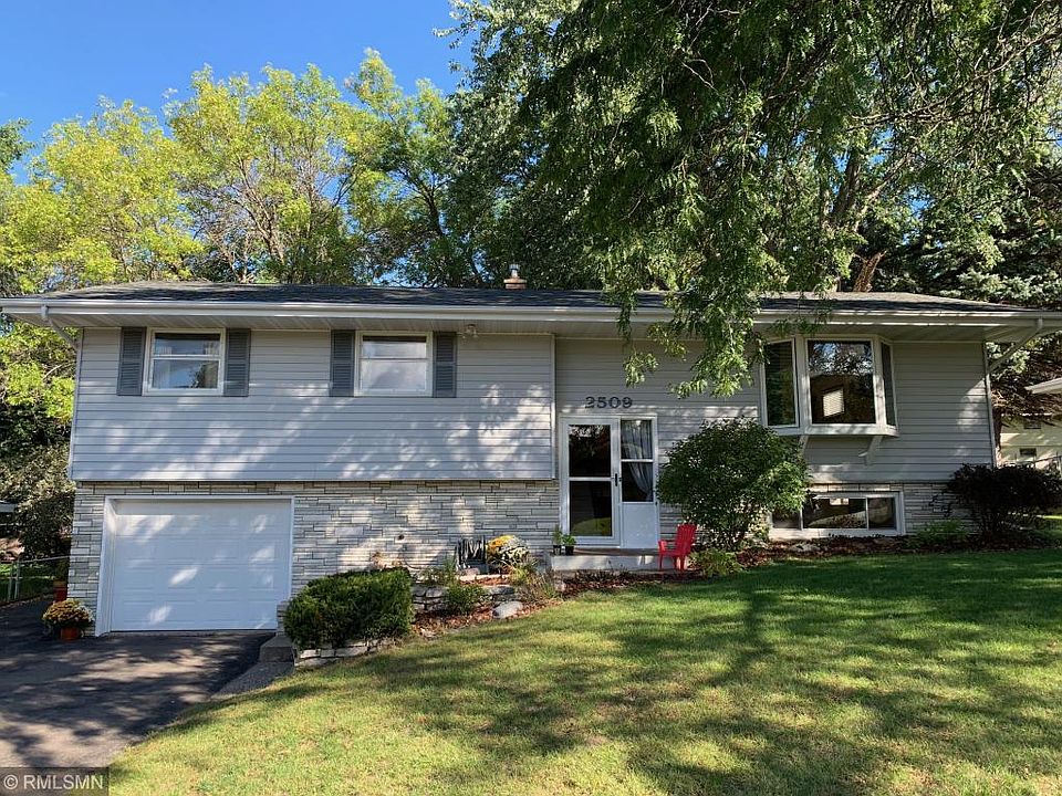 1st image of 2509 Blomquist Ave
