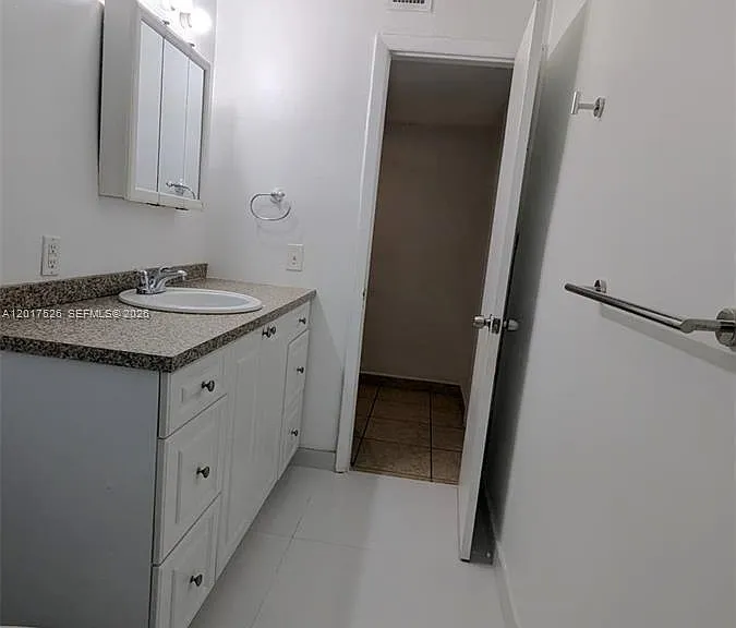 3525 SW 25th Ter #1 — Photo 13