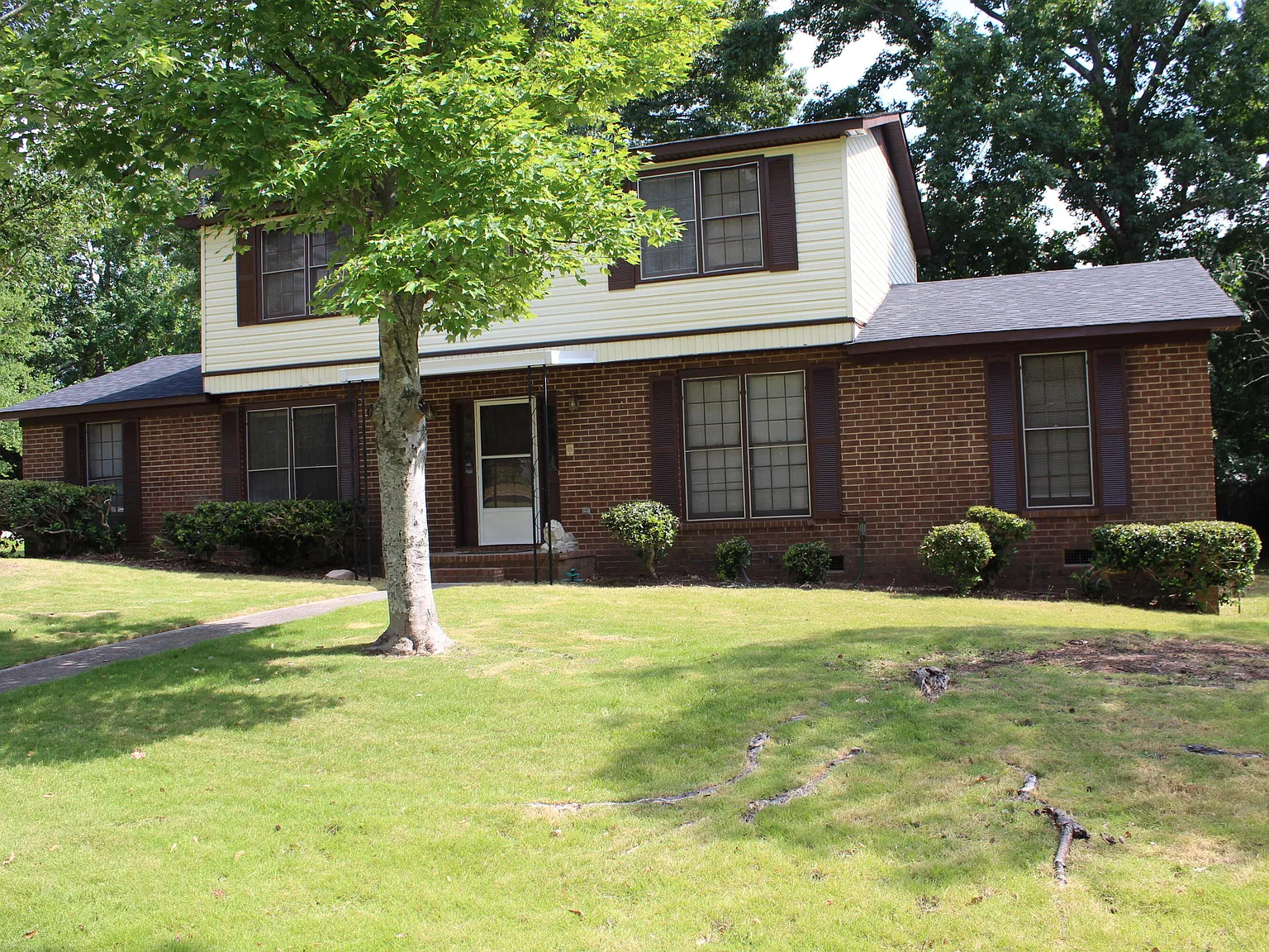 3 bed, 2.5 bath, 2383 sqft, $1,850 — Photo 4