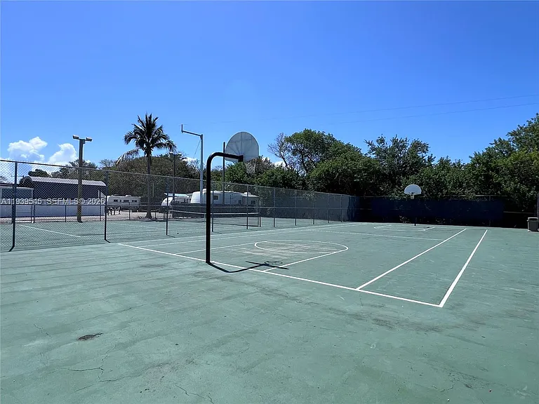 325 Calusa St #5 — Photo 21