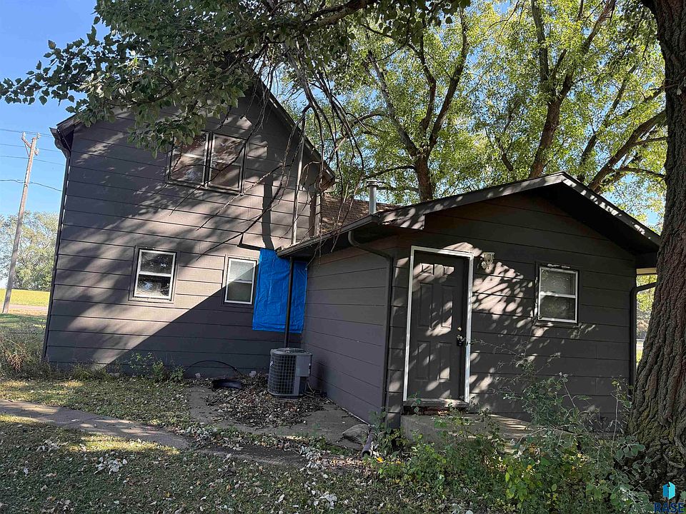 2nd image of 405se13th St