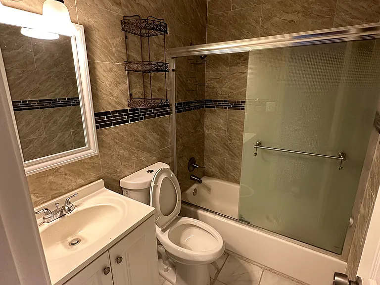 1614 W Lexington St — Photo 9