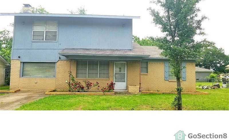 1st image of 1316 Douglas Dr