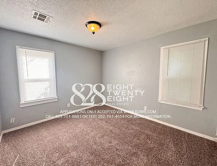 1004 Holly Dr — Photo 14