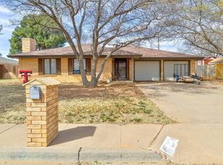 2104 Longhorn Dr, Levelland, TX 79336