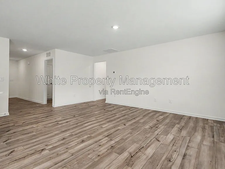 313 W 18th St — Photo 7