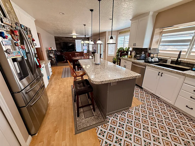 1090 E Fairway Dr — Photo 8