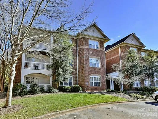 3 bed, 1404 sqft, $2,300 — Photo 1