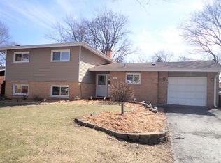 1303 E Eastman St, Arlington Heights, IL