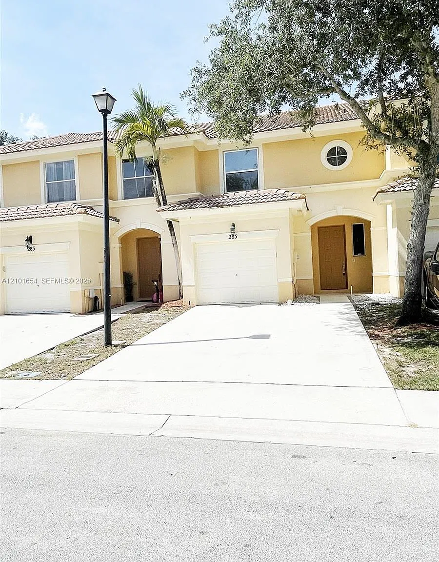 Seminole Estates & Townho — Photo 1
