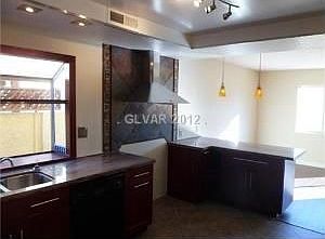 4th image of 9521 Pacific View Dr