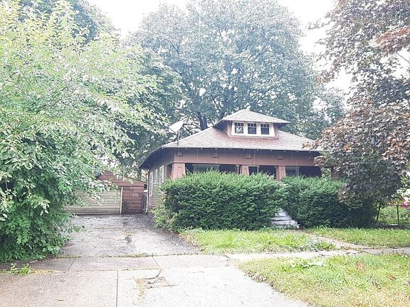 5th image of 207 N Oakley St