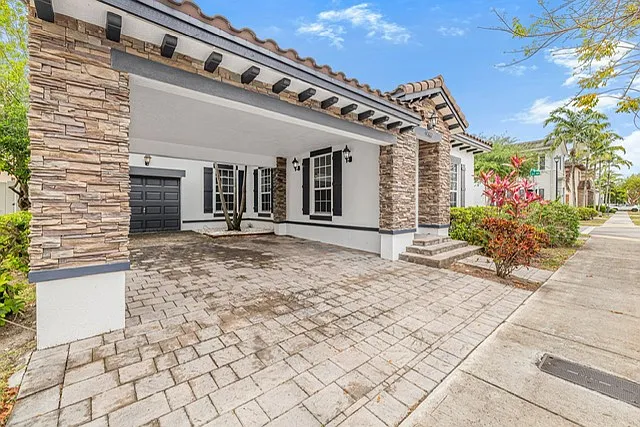 3 bed, 2.5 bath, 2100 sqft, $3,300 — Photo 4