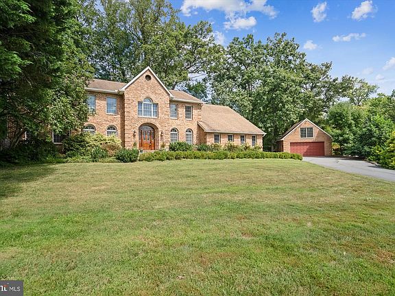 2nd image of 8849 Tuckerman Ln