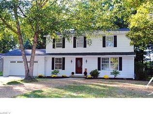 37463 Hunters Ridge Rd, Solon, OH 44139