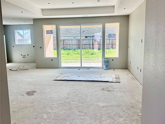 3rd image of 464 Aaron Ct