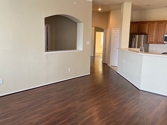 3rd image of 9200 Crenshaw Ln