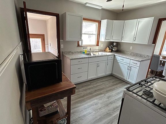 2nd image of 108 E Grand Ave