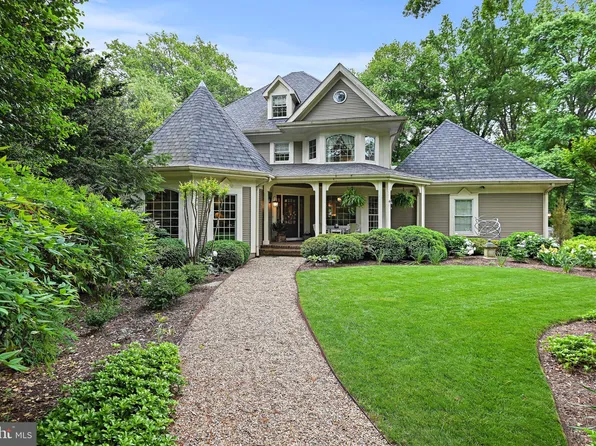 347 Ayr Hill Ave NE, Vienna, VA 22180