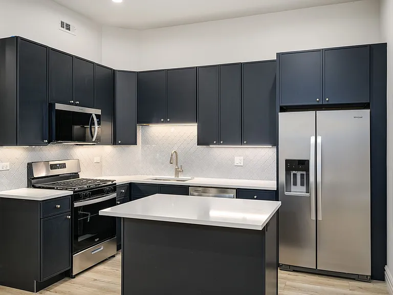 1710 W Belmont Ave #102 — Photo 5
