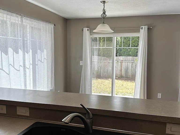 227 Pioneer Dr — Photo 8