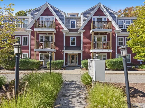 751 Metacom Ave Unit 10, Bristol, RI 02809