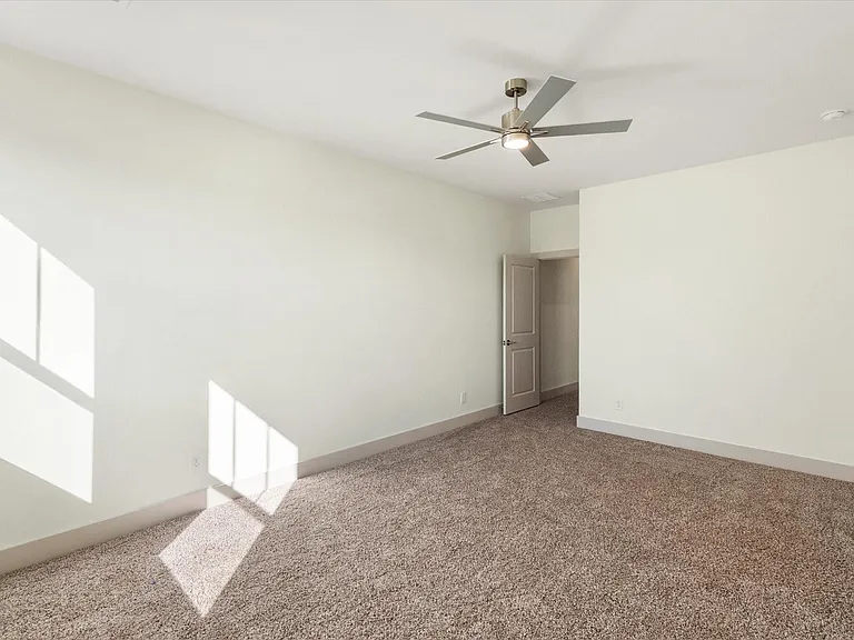 504 E Kimball St #1 — Photo 18