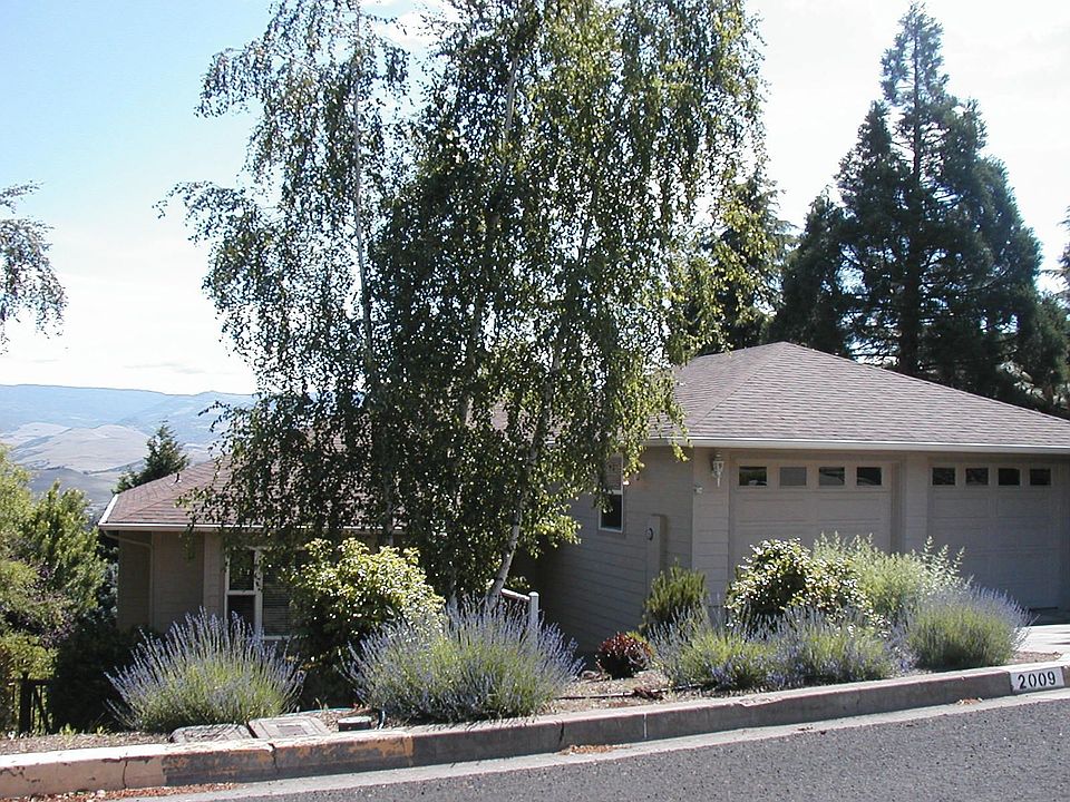 View of home from street
