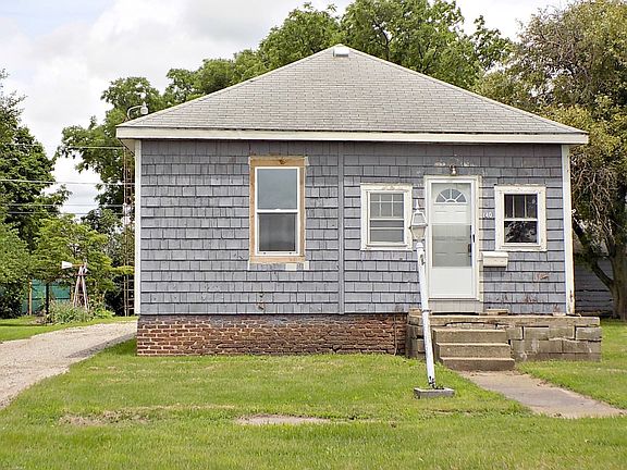 2nd image of 1405 S Shabbona St