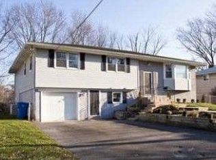 126 Knollwood Dr, Cherry Hill, NJ 08002