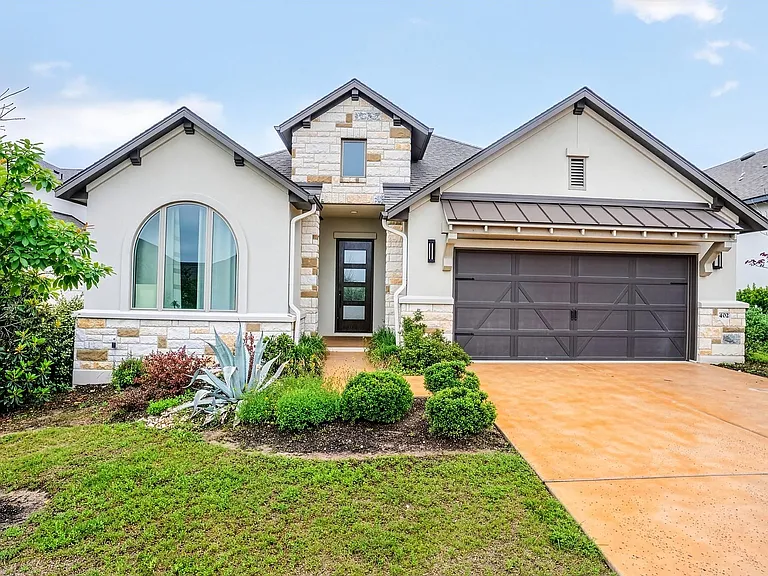 402 Gulfton St — Photo 1