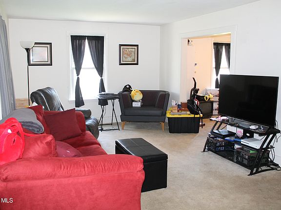 4th image of 1109 60th St