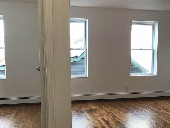 5th image of 9710 Rockaway Beach Blvd APT 2
