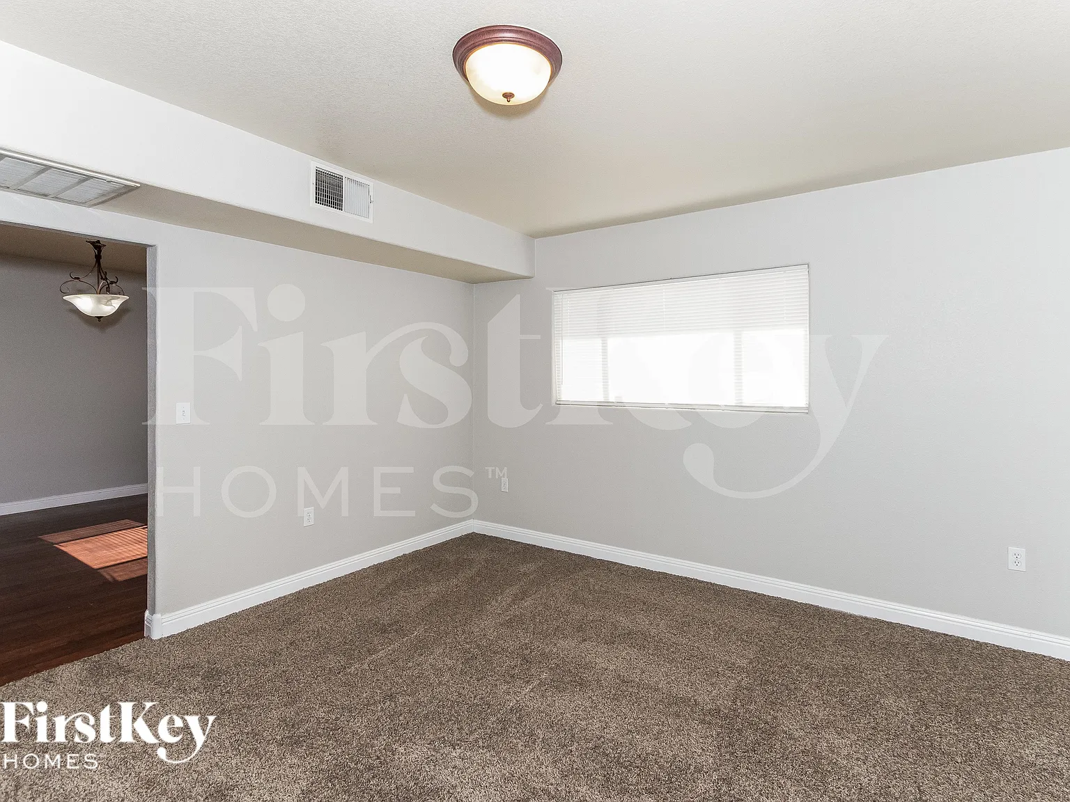 4 bed, 2.0 bath, 2319 sqft, $2,170 — Photo 3